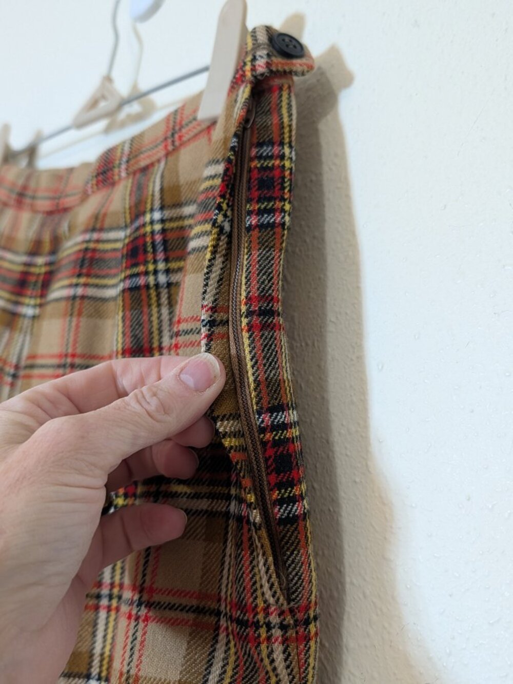 Vintage Pendleton 2-Piece Wool Pantsuit - Plaid - Contemporary Size Small - Picture 10 of 13